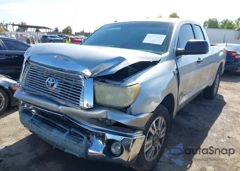 2010 Toyota Tundra Double Cab Sr5 z USA, uszkodzony, nr VIN 5TFRY5F18AX086972